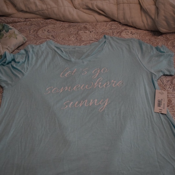 light blue short sleeve t-shirt - Picture 4 of 4